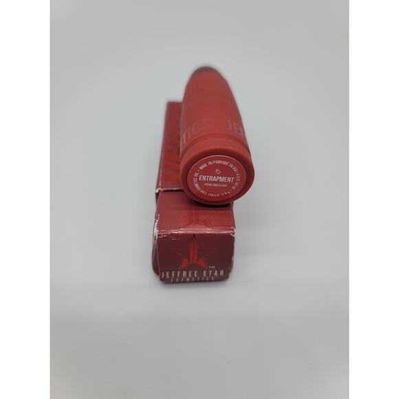 Jeffree Star Velvet Trap Lipstick in Entrapment - Picture 4 of 6